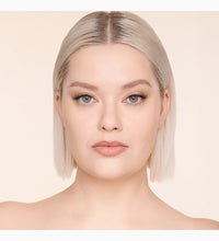 Charlotte Tilbury Airbrush Flawless Foundation 2 Neutral - model shot