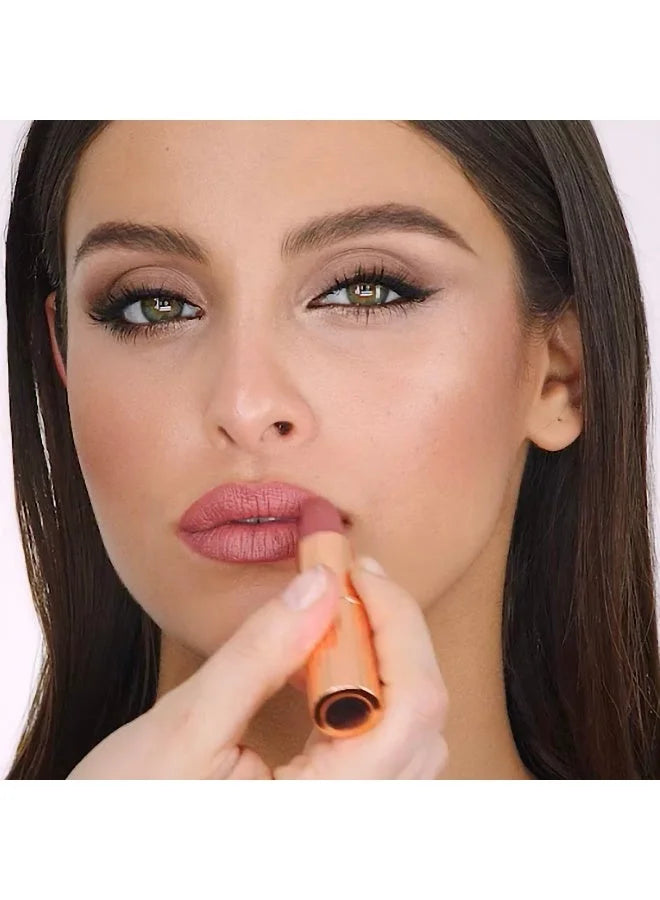 Very Victoria lipstick application