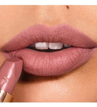 Very Victoria on lips close up